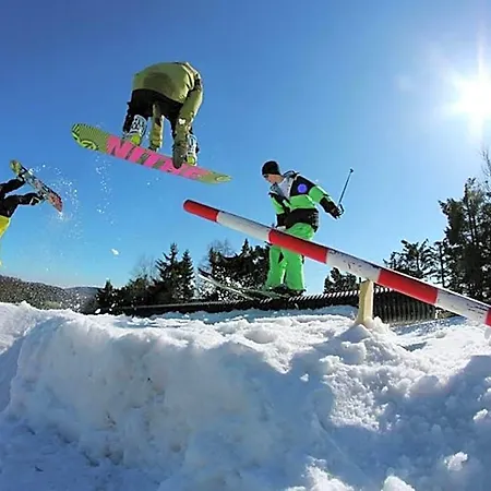 ホテル Modernes Neben Einem Skigebiet 2*
